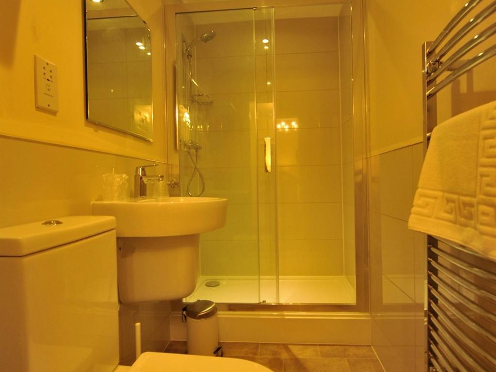 Gail'S Guest House Barry Bagian luar foto