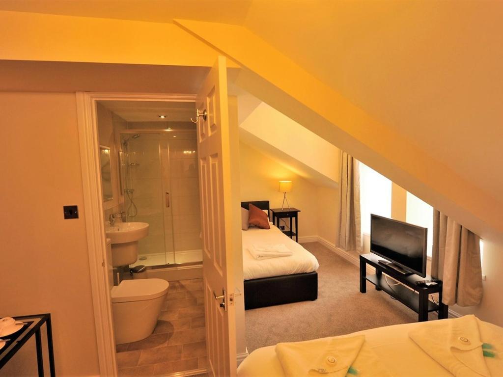 Gail'S Guest House Barry Bagian luar foto