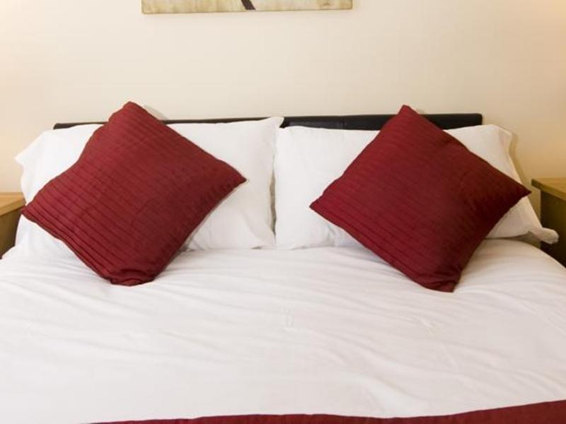 Gail'S Guest House Barry Bagian luar foto